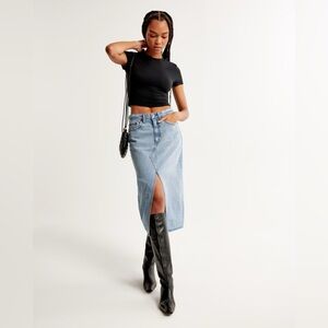 Abercrombie & Fitch denim midi skirt- size 24- light wash